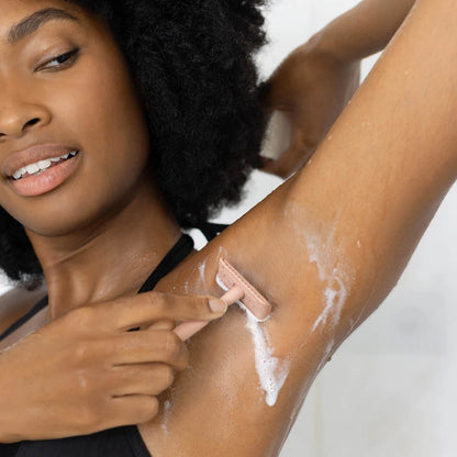 Skånsom &amp; tæt barbering med mindre irritation. KITSCH Safety Razor i rustfrit stål – plastikfri, elegant og holdbar.