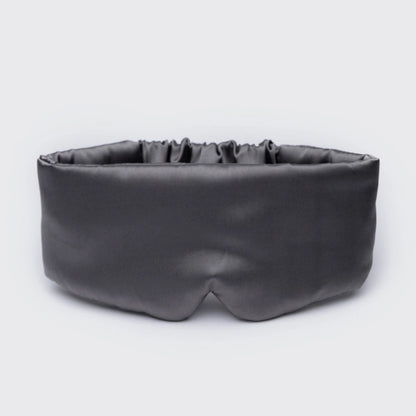KITSCH Satin Eye Mask i charcoal – luksuriøs, vegansk sovemaske i satin. Beskytter huden, blokerer lys og giver en rolig, uforstyrret nattesøvn. OEKO-TEX® certificeret.