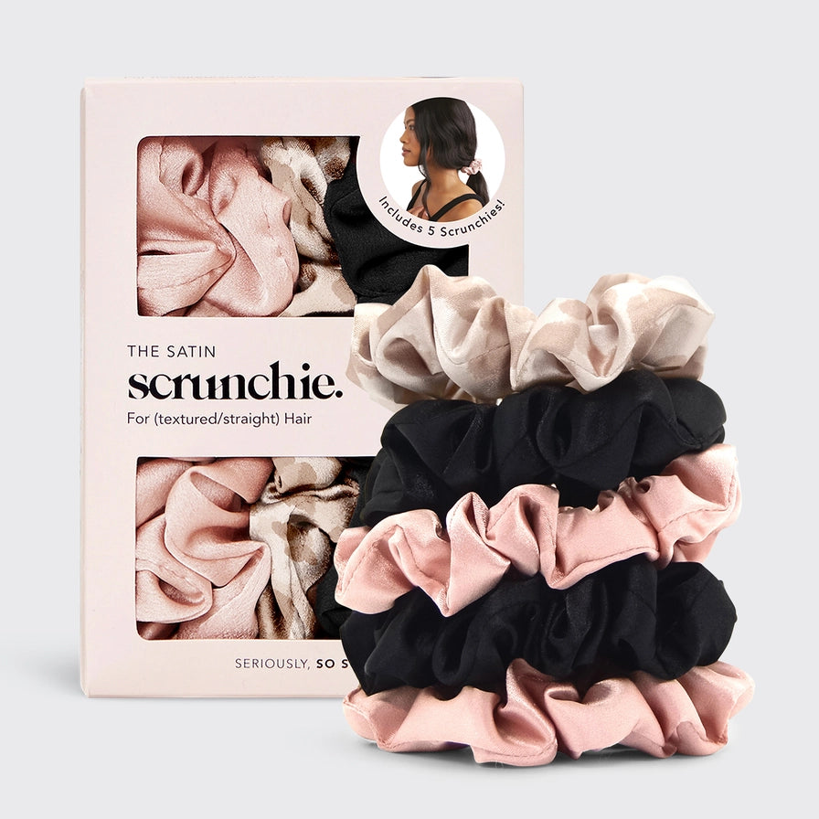 KITSCH Satin Hårelastikker – 5 stk. neutrale scrunchies i blødt, vegansk satin. Reducerer brud og frizz, beskytter håret og giver elegant styling.