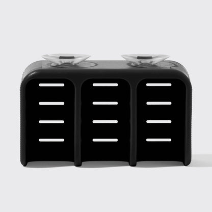 Hold dine shampoo-, conditioner- og body bars tørre og organiserede med KITSCH Self-Draining Soap Dish. Elegant sæbeholder med sugekopper, fremstillet af 100 % genbrugsplast – bæredygtig, funktionel og zero waste.