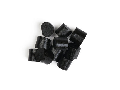 Kolsvart Salt + Havsalt – svensk gourmetlakrids med ekstra havsalt. Vegansk, glutenfri og perfekt balanceret smag af intens lakrids og frisk salt.