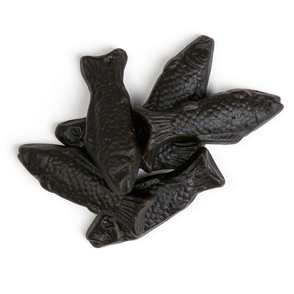 Kolsvart Salt Lakridsfisk – klassisk nordisk gourmetlakrids. Vegansk, glutenfri og håndlavet i Sverige med perfekt balance mellem salt og sødme.