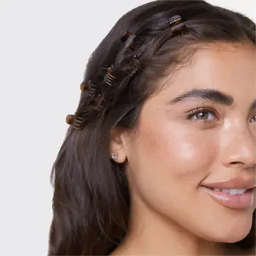 KITSCH Micro og mini Claw Clips giver et sikkert og skånsomt hold til pandehår, små håropsætninger og half-up frisurer