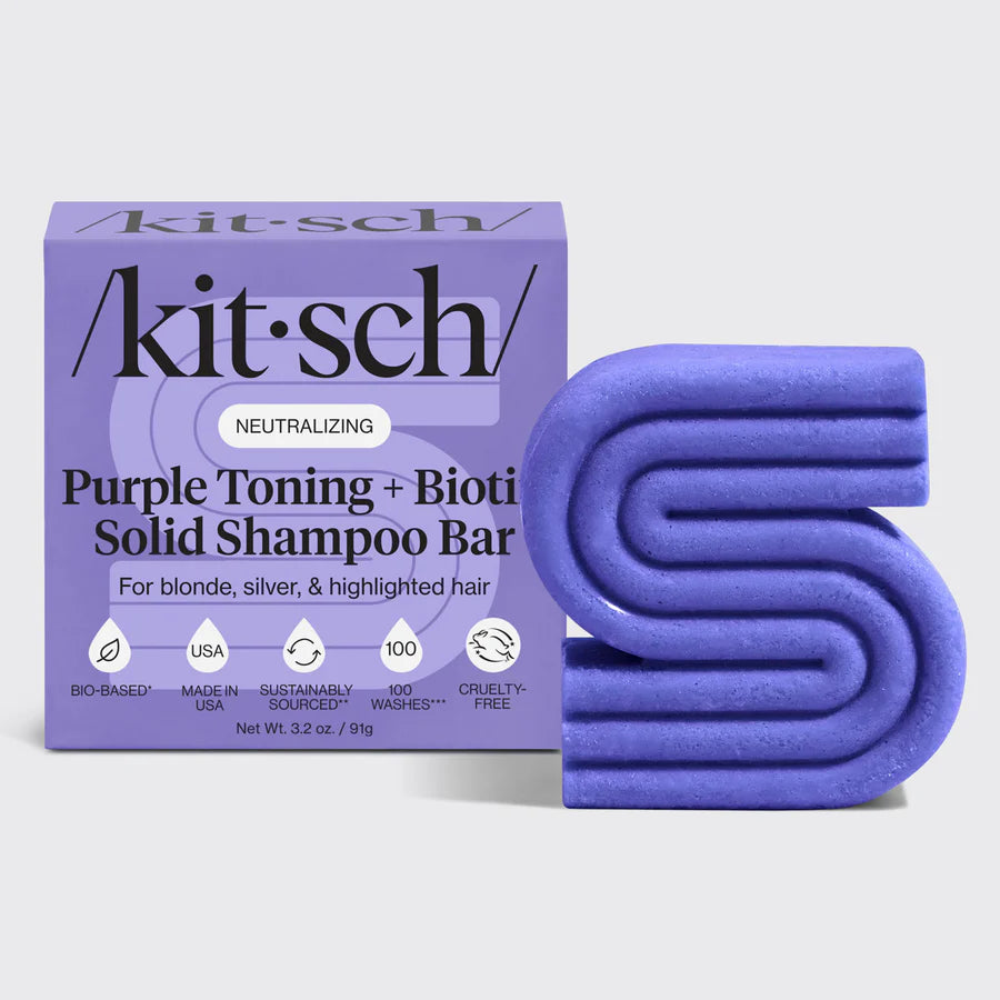 KITSCH Biotin Purple Toning Shampoo Bar – verdens første solide lilla shampoo.
Neutraliserer gule toner, styrker håret og giver glans til blondt, gråt og farvet hår. Vegansk &amp;amp; Zero Waste.