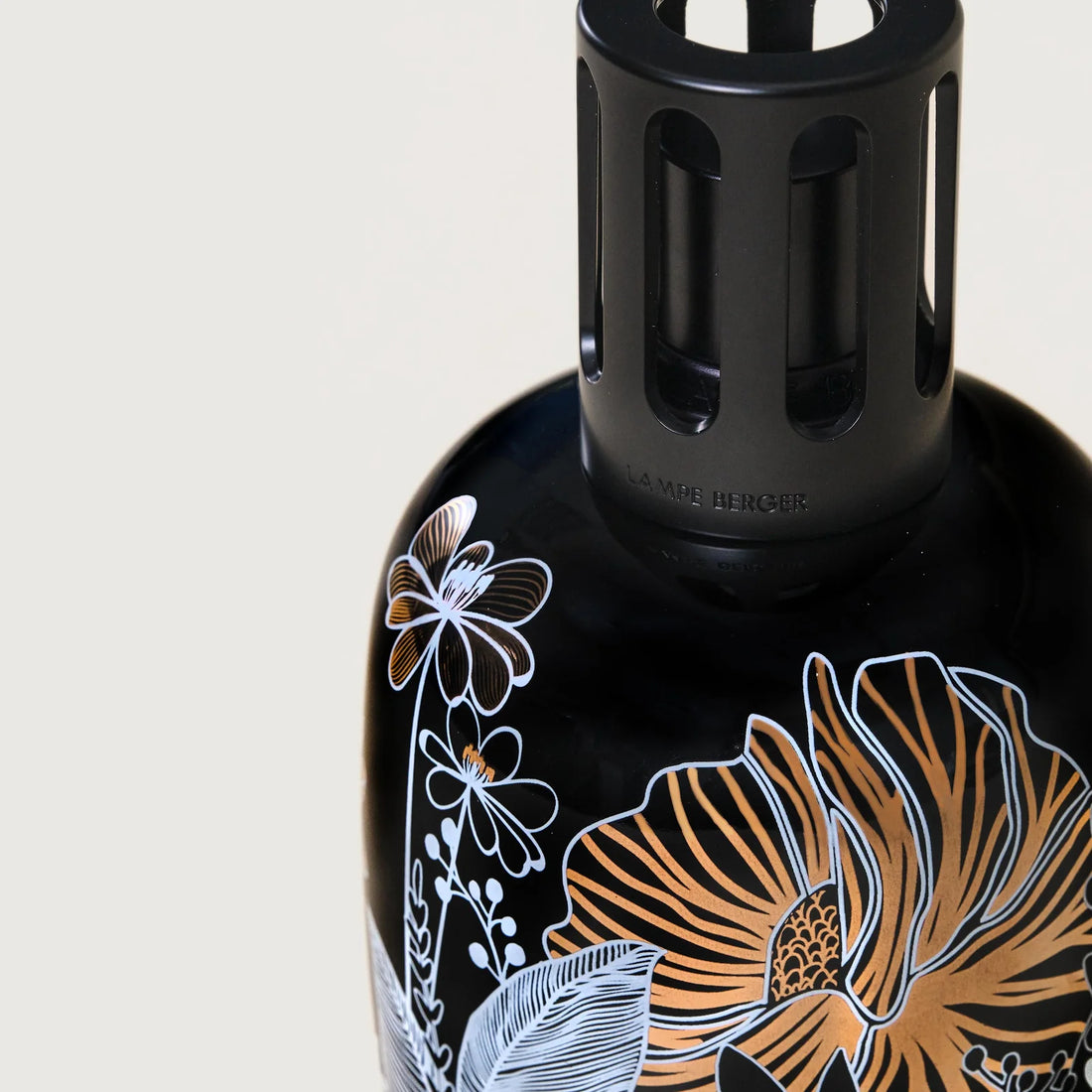 Sort Lampe Berger luftfrisker med blomsterdekoration