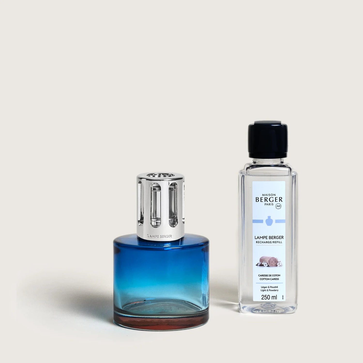 Blue Pure fra Maison Berger Paris – en elegant duftlampe med Cotton Caress, der renser luften og indhyller dit hjem i renhed, ro og blød bomulds komfort.