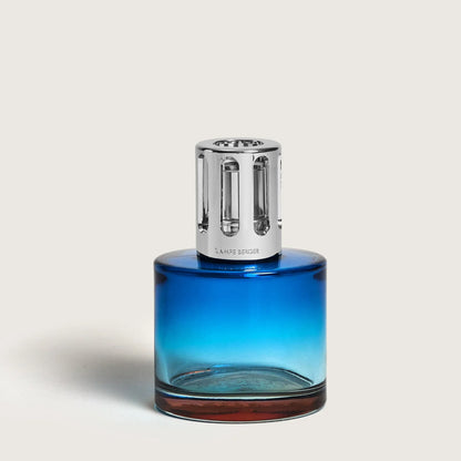 Blue Pure fra Maison Berger Paris – en elegant duftlampe med Cotton Caress, der renser luften og indhyller dit hjem i renhed, ro og blød bomulds komfort.