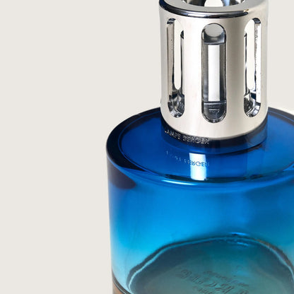 Blue Pure fra Maison Berger Paris – en elegant duftlampe med Cotton Caress, der renser luften og indhyller dit hjem i renhed, ro og blød bomulds komfort.