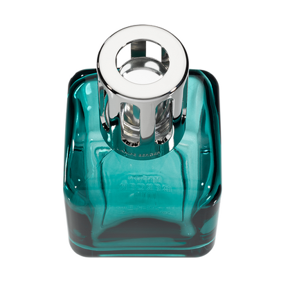 Green Ice Cube duftlampe fra Maison Berger Paris – elegant blågrønt design kombineret med den friske citrusduft Zest of Verbena og effektiv luftrensning