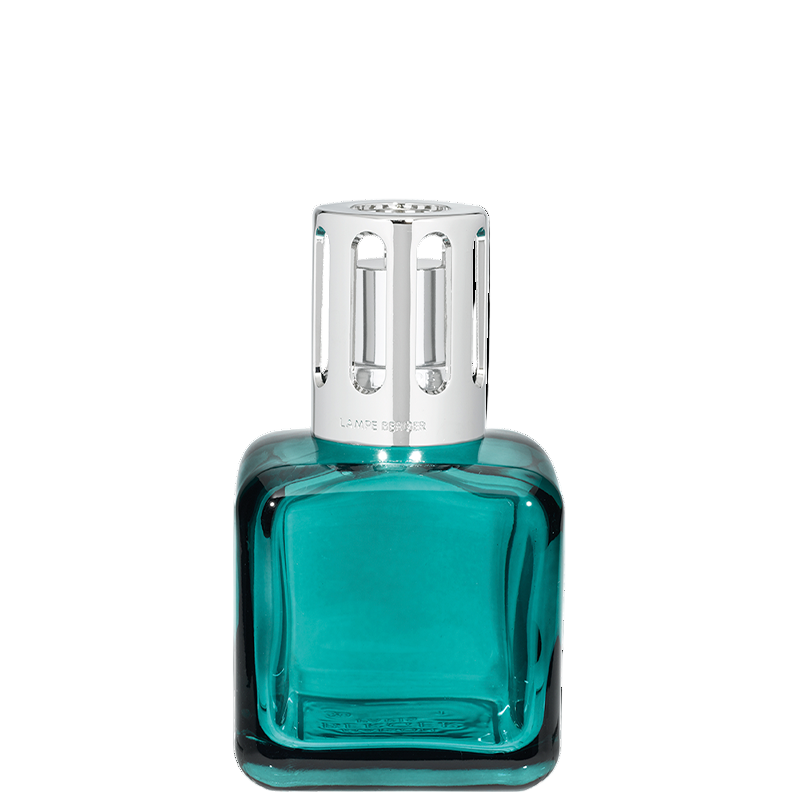 Green Ice Cube duftlampe fra Maison Berger Paris – elegant blågrønt design kombineret med den friske citrusduft Zest of Verbena og effektiv luftrensning