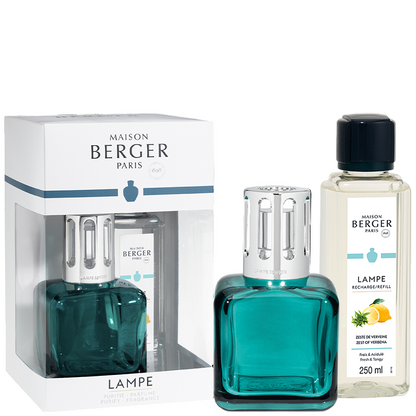 Green Ice Cube duftlampe fra Maison Berger Paris – elegant blågrønt design kombineret med den friske citrusduft Zest of Verbena og effektiv luftrensning