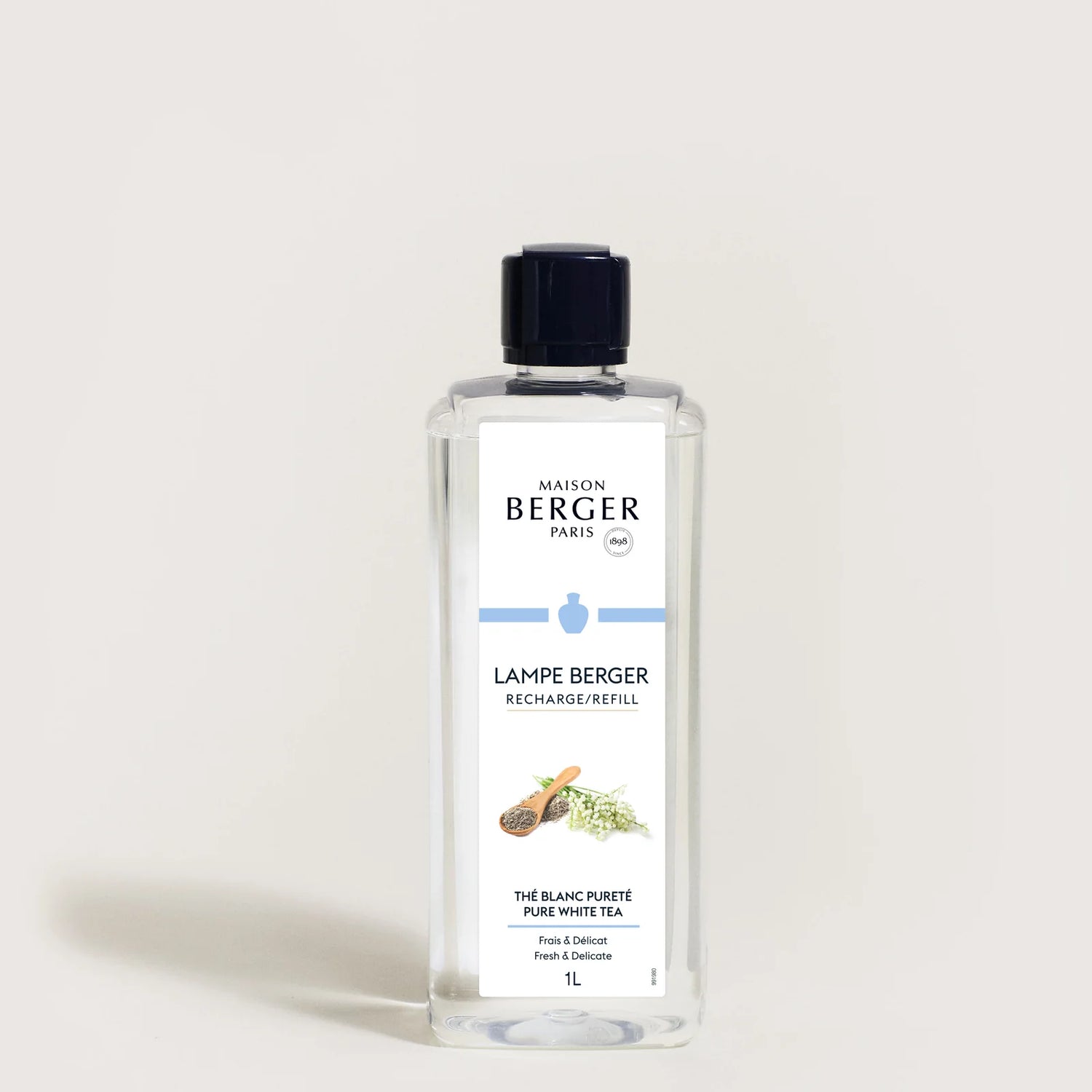 Pure White Tea fra Maison Berger – en subtil og sofistikeret duft, hvor hvid te og bløde blomster skaber en beroligende, ren atmosfære.