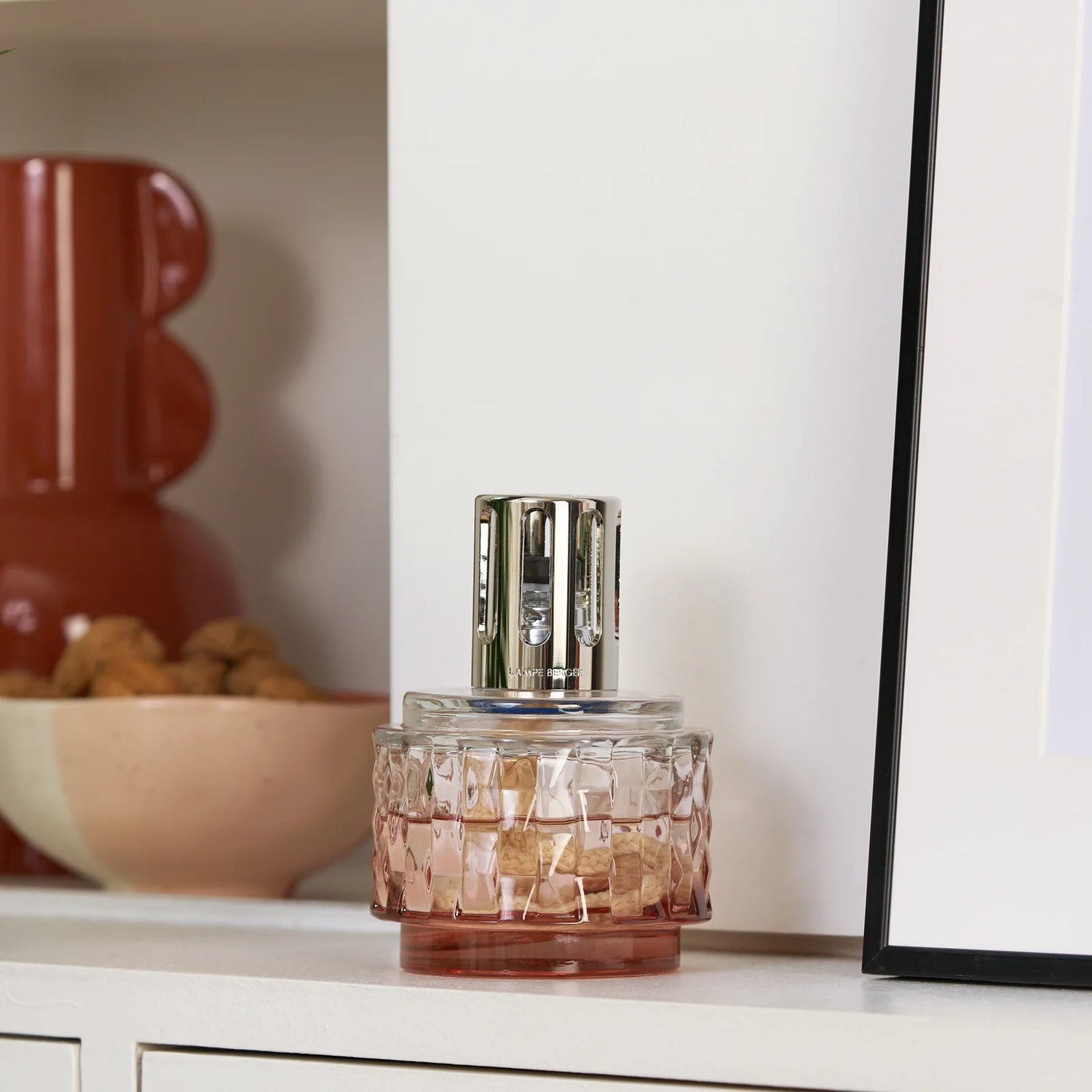 Maison Berger Amber Pink Variation – sofistikeret duftlampe &amp; luftrenser i amber farvet glas