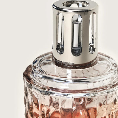 Maison Berger Amber Pink Variation – sofistikeret duftlampe &amp; luftrenser i amber farvet glas