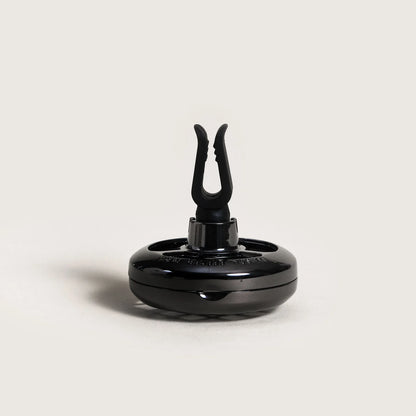 Gør hver køretur mere behagelig med Maison Berger Car Clamp Diffuser – en stilfuld løsning til et velduftende bilmiljø.