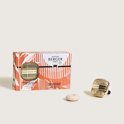 Gør din bil til en kilde af glæde og elegance med duften Exquisite Sparkle – en unik duftoplevelse fra Maison Berger Paris.