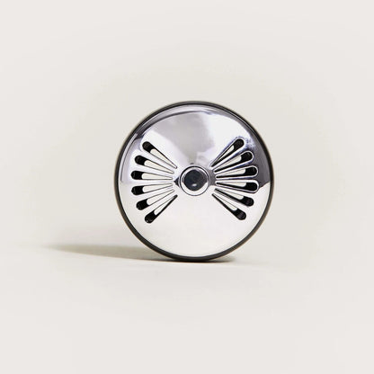 Gør hver køretur mere komfortabel med Maison Berger Flash Technical bildiffuser – en intelligent løsning til langvarig friskhed i bilen.