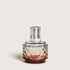 Amber Pink Variation duftlampe fra Maison Berger Paris – en elegant katalytisk duftlampe i varm amber-pink glas, der renser luften og tilfører hjemmet ro, lys og fransk luksus
