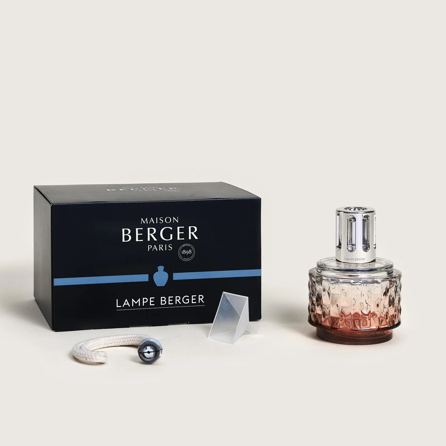 Amber Pink Variation, designet af Sylvie de France for Maison Berger Paris – et raffineret designikon, hvor æstetik, luftrensning og duft smelter smukt sammen.