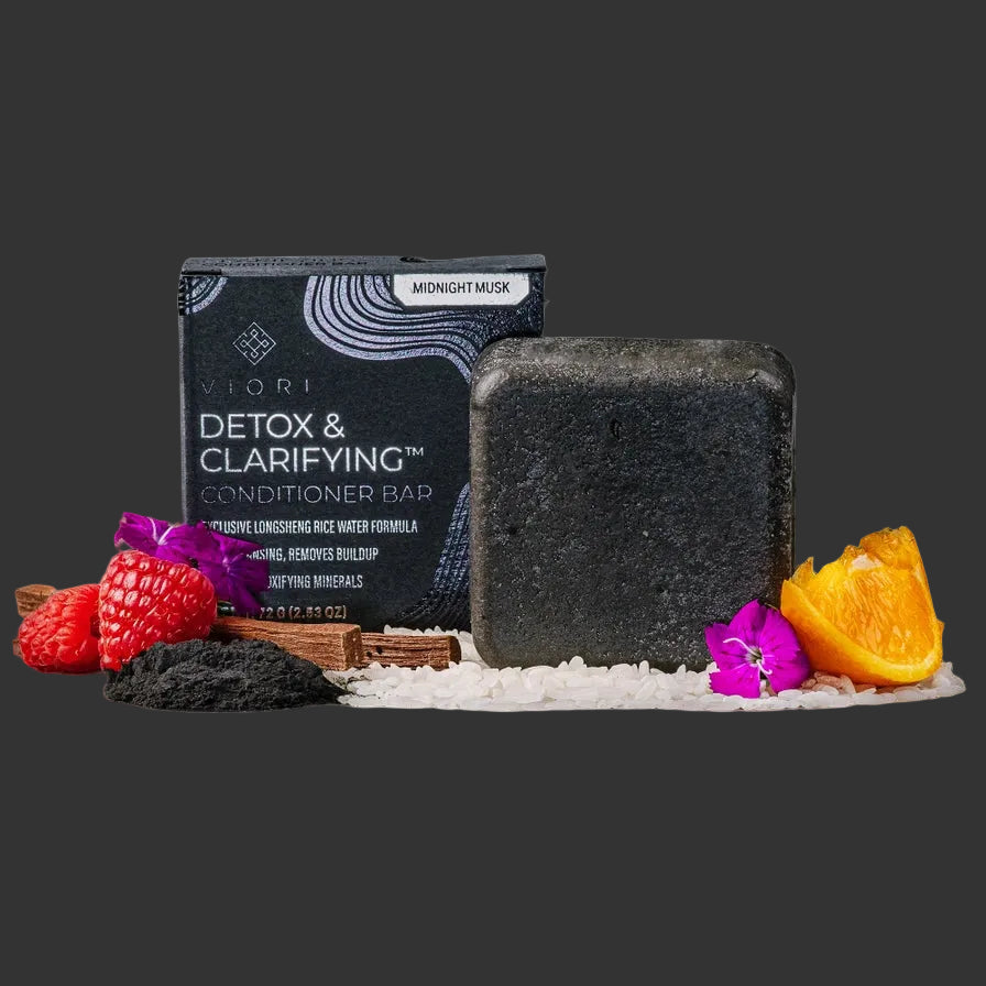 Midnight Musk er den perfekte conditioner til hår, der føles tungt eller er belastet af styling produkter og produktopbygning.