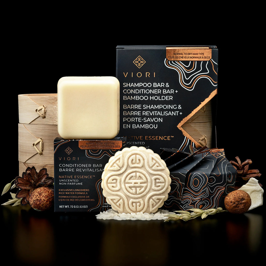 En komplet hårplejepakke med Vioris Native Essence shampoo &amp; conditioner bars samt bambus box – udviklet til sensitiv hovedbund og sart hår.