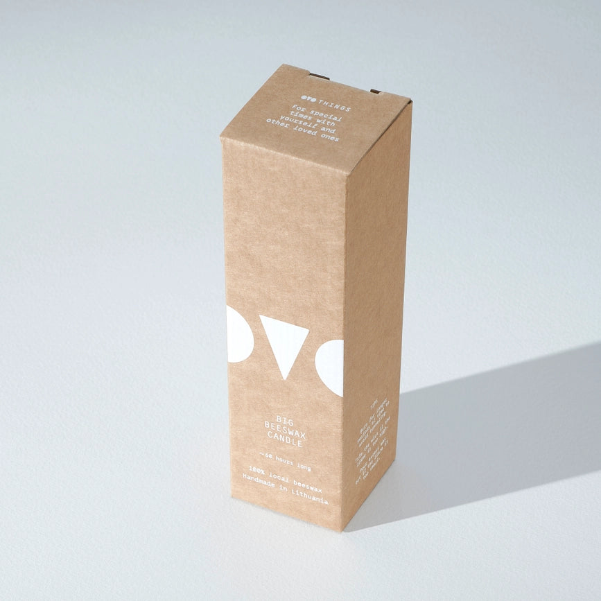Håndlavet bivoks bloklys i minimalistisk design – 100% naturligt, elegant og bæredygtigt.