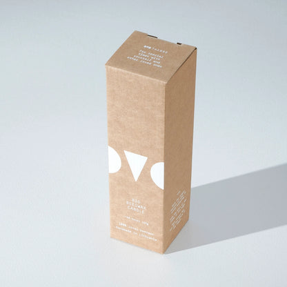 Håndlavet bivoks bloklys i minimalistisk design – 100% naturligt, elegant og bæredygtigt.