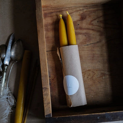 Klassiske bivoks kronelys – håndlavet, naturlige og skabt til rolige stunder