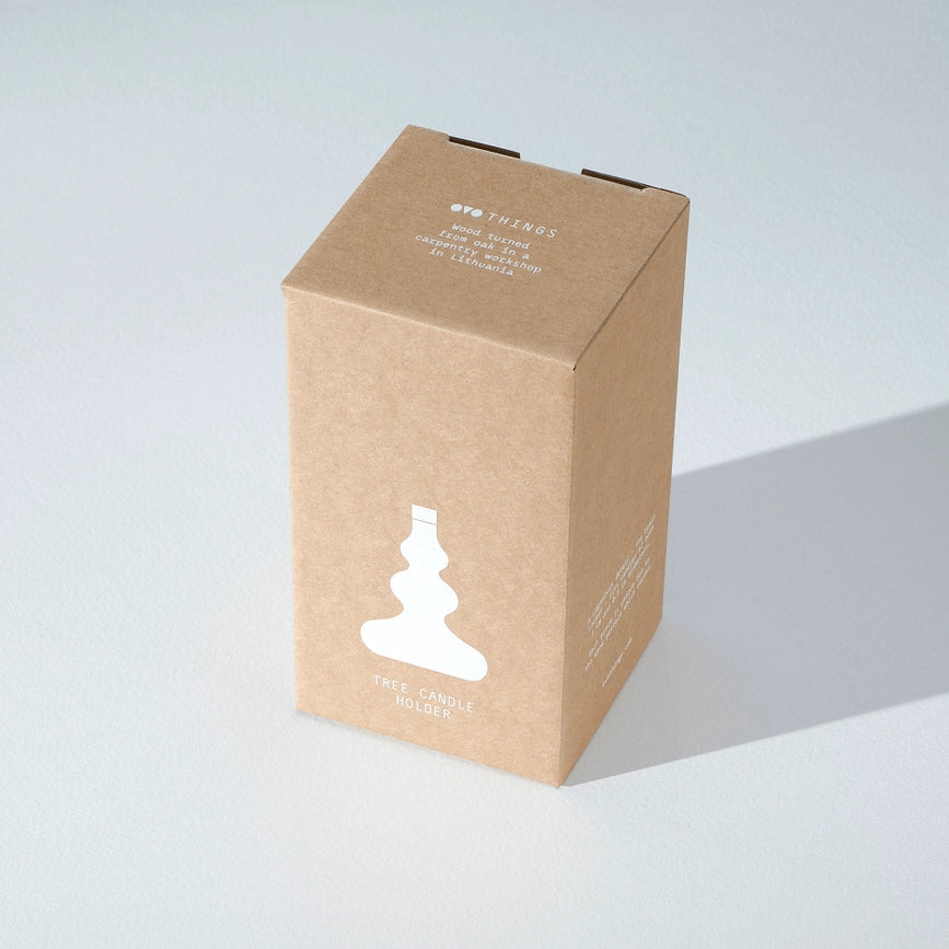 OVO Tree lysestage – Oliebehandlet egetræ &amp; Messing - Minimalistisk design