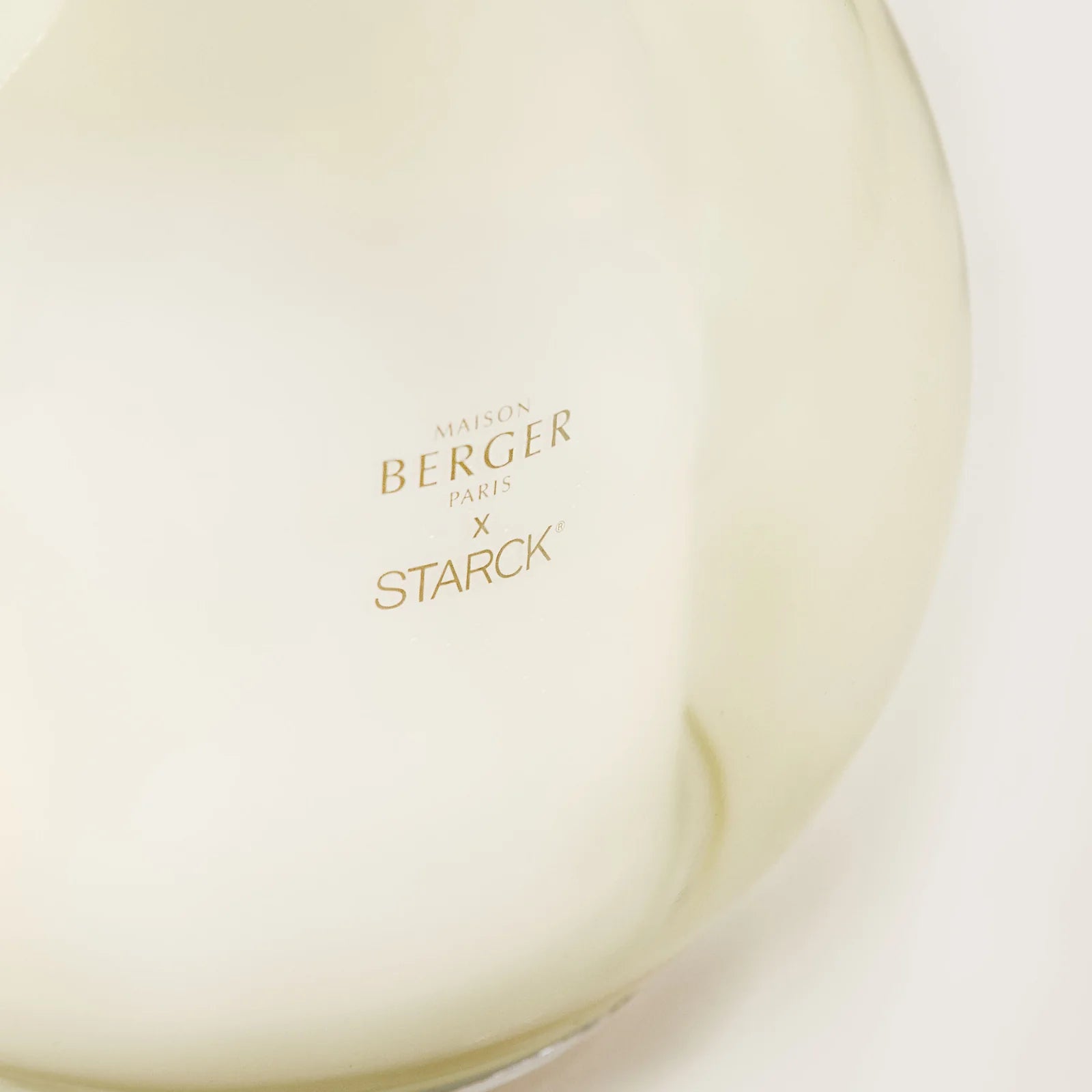 Maison Berger Aroma Diffuser Philippe Starck | Komplet sæt med Peau d`Ailleurs