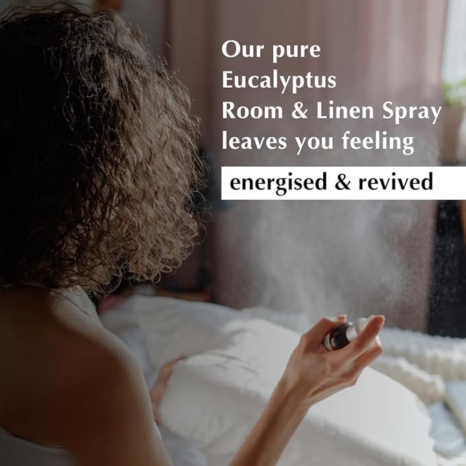 Aromafume Room &amp; Linenspray med Eukalyptus. Naturlig, rensende duftspray med æteriske olier. Skaber ro, friskhed og spa-stemning i hjemmet.