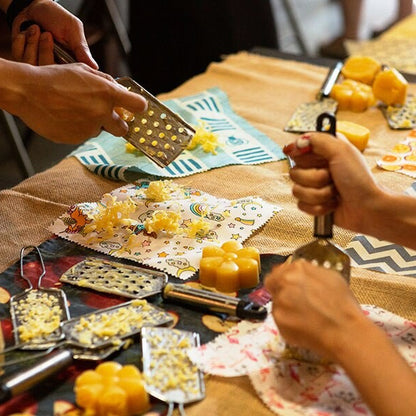 Lav dine egne bivoks wraps med SuperBee – et kreativt, bæredygtigt og plastikfrit DIY-projekt, der forener hygge, håndværk og omtanke for naturen.