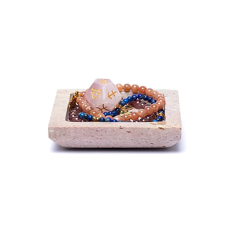 Skålen kombinerer funktionalitet, æstetik og naturlig holdbarhed. Brug den i badeværelset, stuen eller køkkenet.