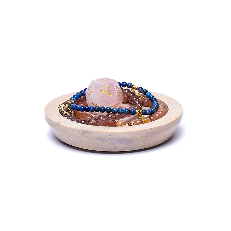 Brug den i badeværelset, køkkenet eller stuen – som lysestage, dekorationsskål eller en elegant sæbeskål.