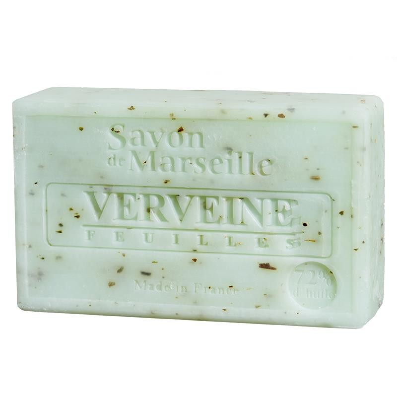 Bring friskheden fra Provence ind i dit badeværelse med denne naturlige Savon de Marseille Verbena sæbe – en perfekt kombination af pleje, renhed og fransk finesse.
