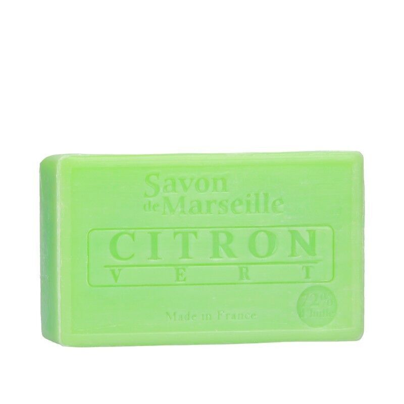 Savon de Marseille Lime sæben giver dig en frisk, opkvikkende og naturlig plejeoplevelse – perfekt til hele familien og til brug hver eneste dag.