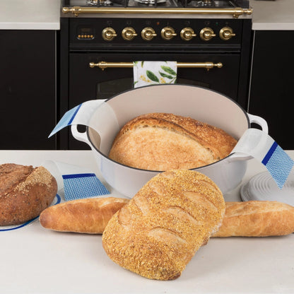 Genanvendelig silikone bread sling til Dutch Oven. Non-stick bagemåtte der gør surdejsbagning nemmere, sikrere og mere bæredygtig uden bagepapir.