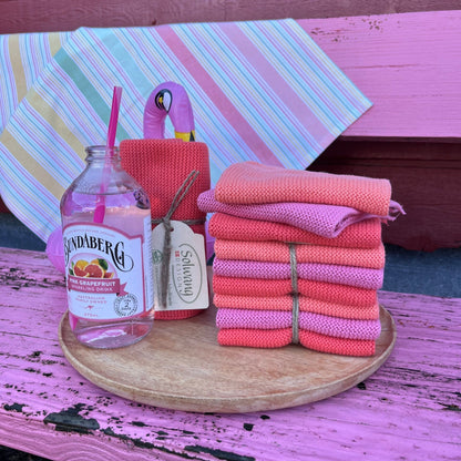 Gør dit hjem grønnere med Solwang Designs bæredygtige og funktionelle karklude. Køb nu og oplev kvalitet, der både er praktisk og miljøvenlig!