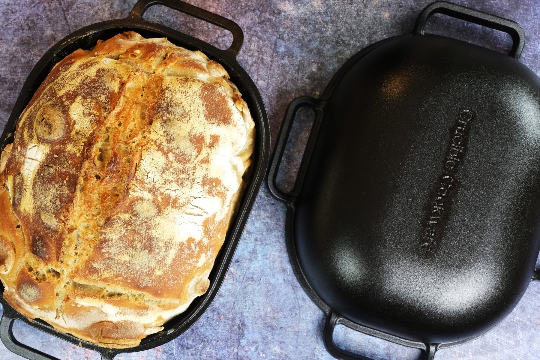 Ekstra stor støbejerns Bread Pan med låg til surdejsbrød, steam baking og sprød artisan skorpe.