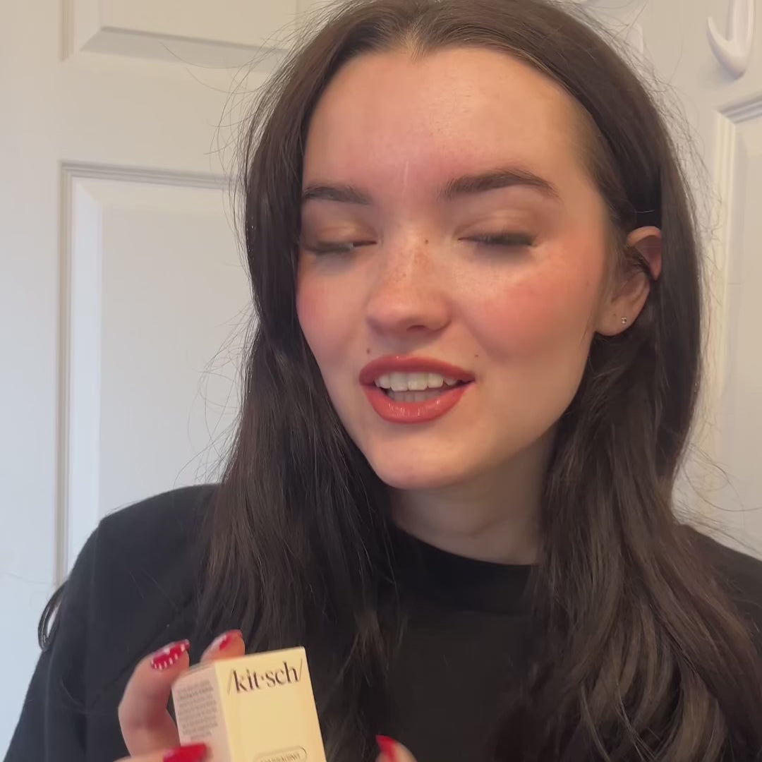 KITSCH Applikator til hårolie — præcis påføring og beroligende hovedbundsmassage. Fremstillet af genanvendte materialer. Perfekt til sund hårvækst.