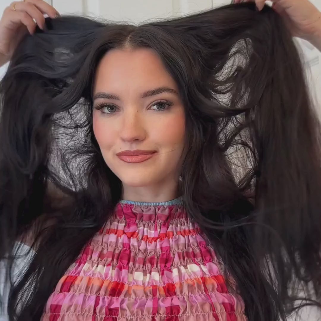 Professionel rundbørste fra KITSCH. Skaber volumen, glans og form med keramisk tønde og varmebestandige børstehår. Perfekt til alle hårtyper.