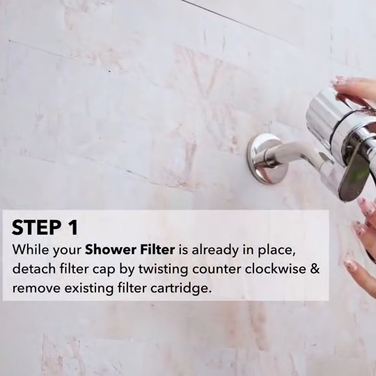 Refill filterpatron til KITSCH Shower Filter. Reducerer kalk, klor og urenheder for blødere hud og sundere hår – nem udskiftning hver 3. måned.