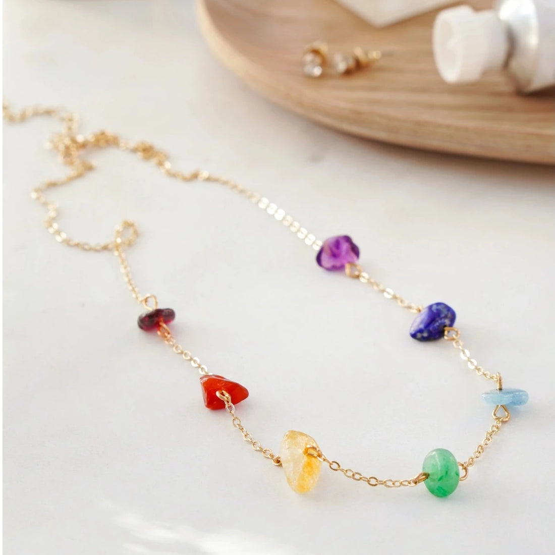 Halskæde m. Guld kæde - 7 Chakra Krystaller