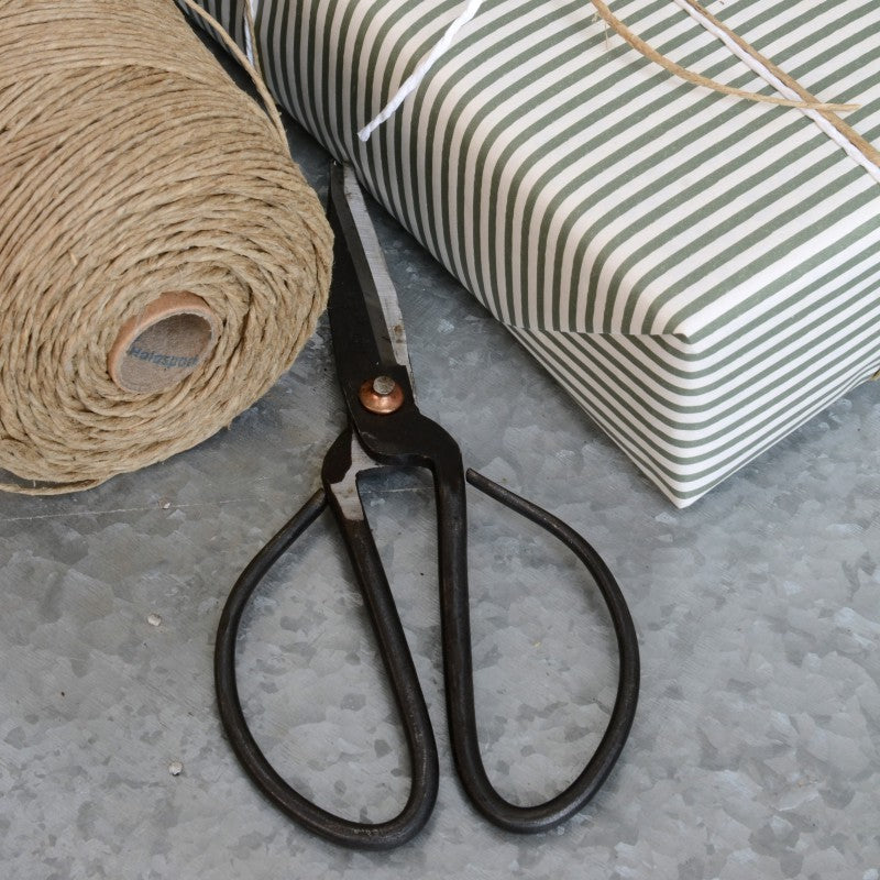 Klassisk køkkensaks i smedejern - et unikt og klassiske køkkenprodukter. 