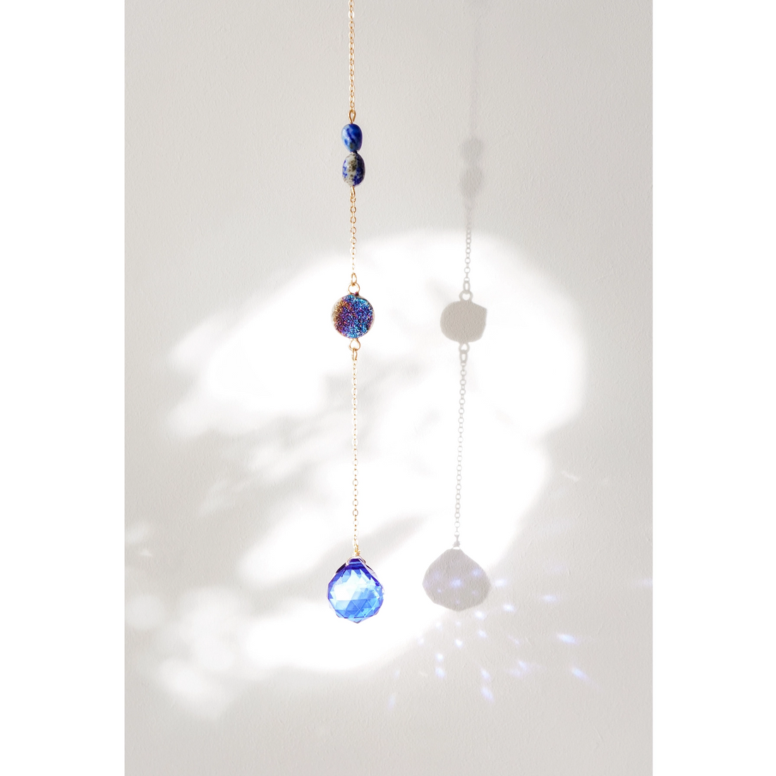 Krystal uro og Suncatcher - Lapis Lazuli og Blå Agat Krystal - 17cm