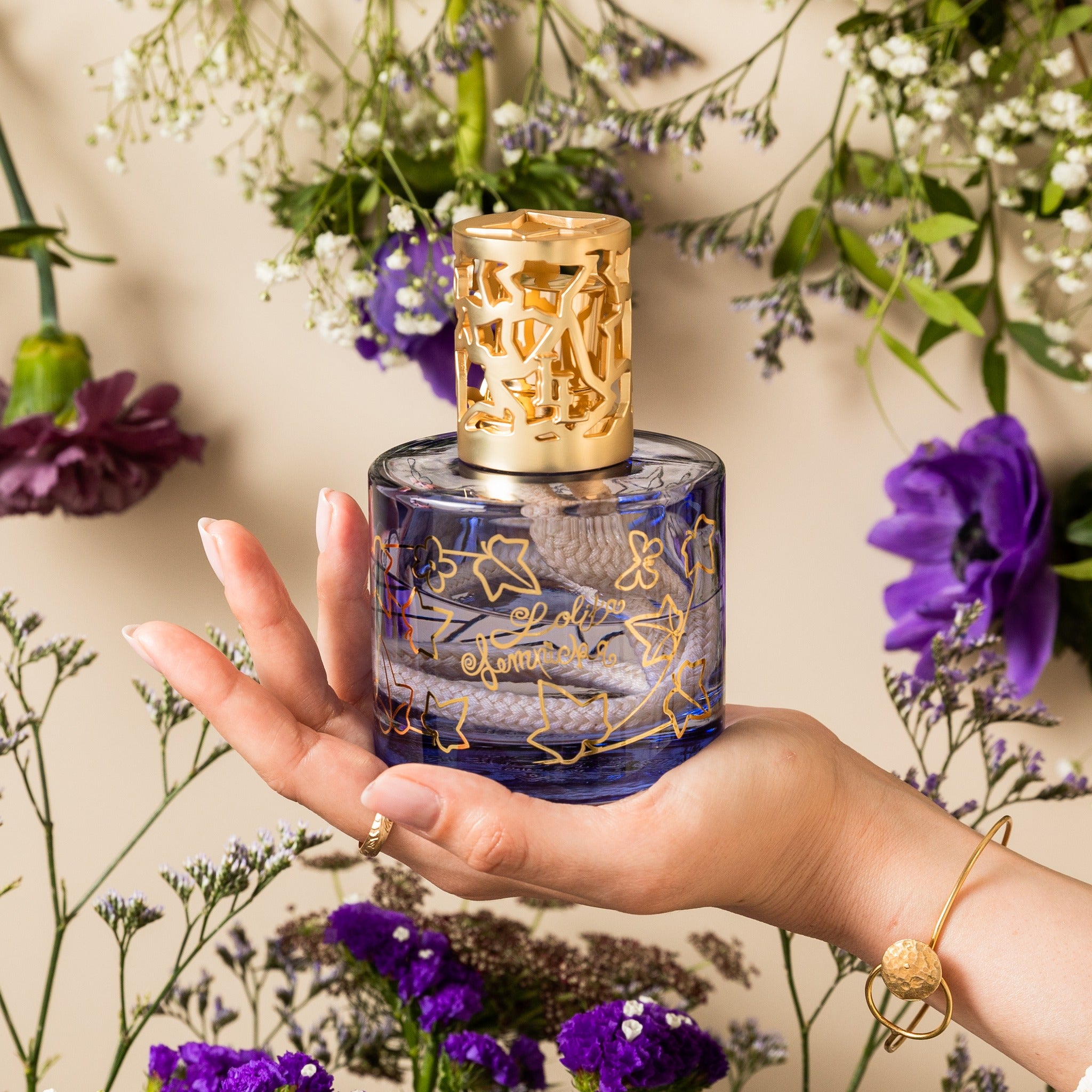Maison Berger Paris Purple Lolita Lempicka – et eksklusivt startsæt, hvor lilla glas, gyldne detaljer og den ikoniske signaturduft skaber en sensuel og poetisk stemning i hjemmet