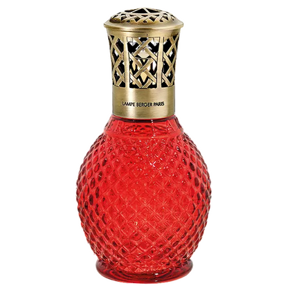 Maison Berger Paris L’Originelle – den ikoniske duftlampe inspireret af originalen fra 1905, hvor rødt glas, oxideret metal og patenteret luftrensning forener historie, funktion og fransk elegance