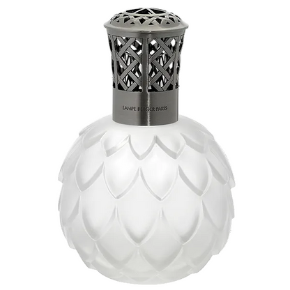 Artichaut fra Maison Berger Paris – et tidløst designikon, hvor fransk vintage-luksus, kunsthistorie og moderne velvære smelter sammen i ét smukt udtryk.