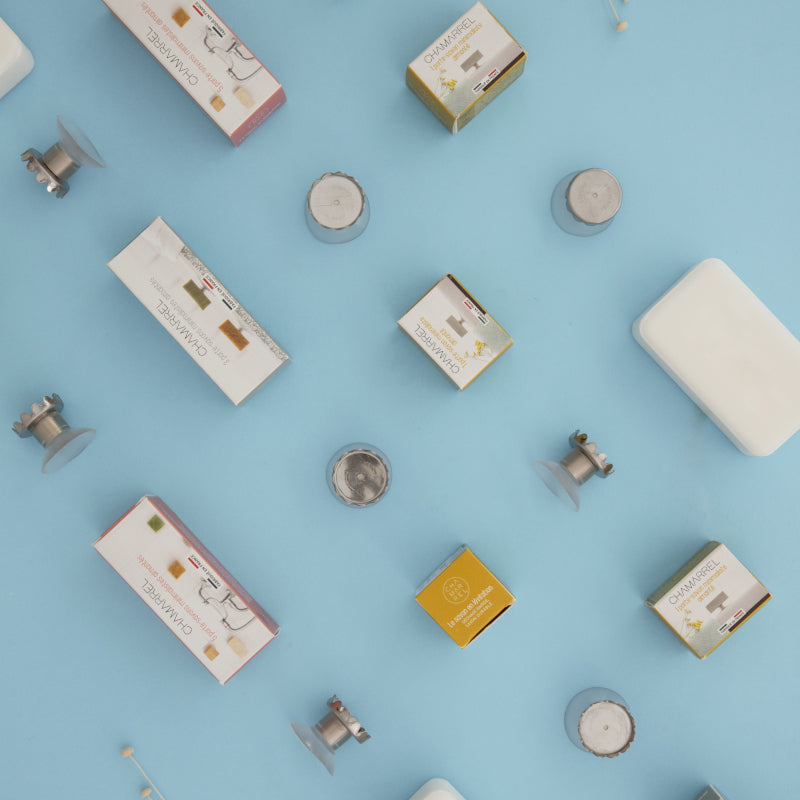 Opgrader din badeværelses rutine med den magnetiske sæbeholder fra Chamarrel – et funktionelt, stilrent og miljøvenligt valg til en plastikfri hverdag.